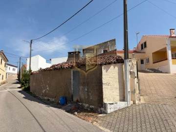 Moradia T2 para Venda em Painho e Figueiros