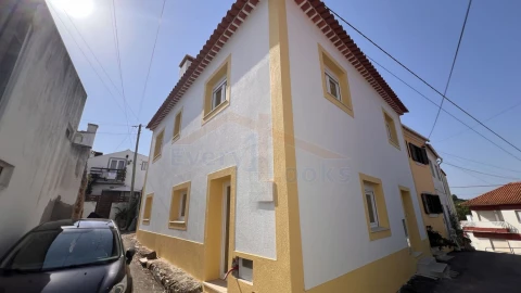 Moradia T3 para Venda em Vau