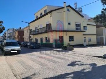 Loja para Venda em Coimbrão