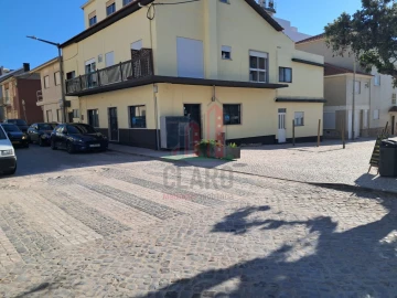 Loja para Venda em Coimbrão