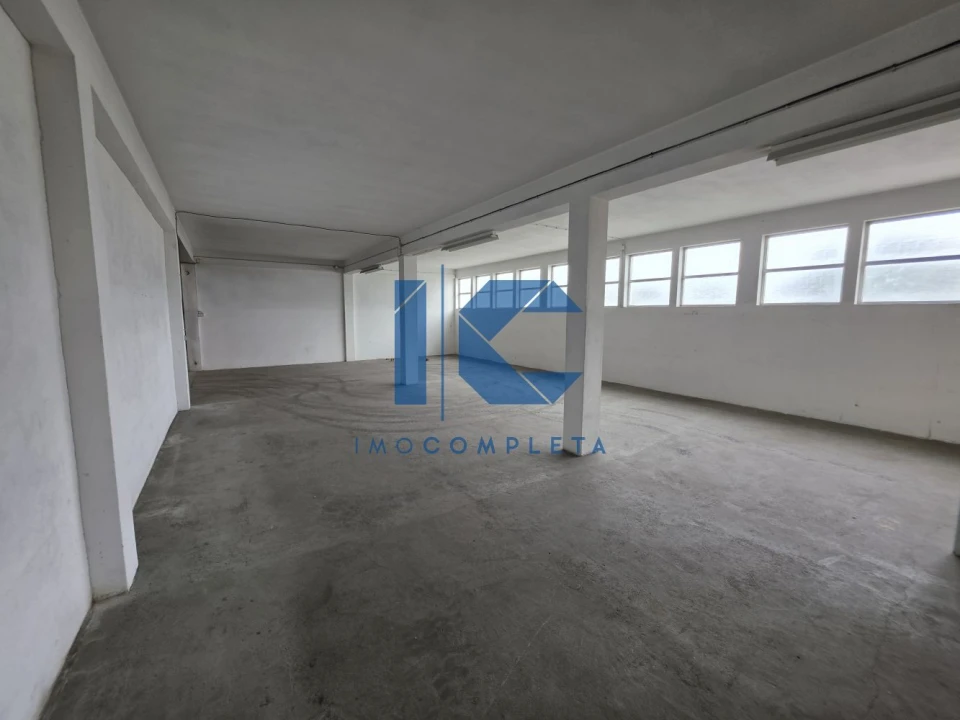 Loja para Arrendamento em Travassô e Óis da Ribeira Foto 7