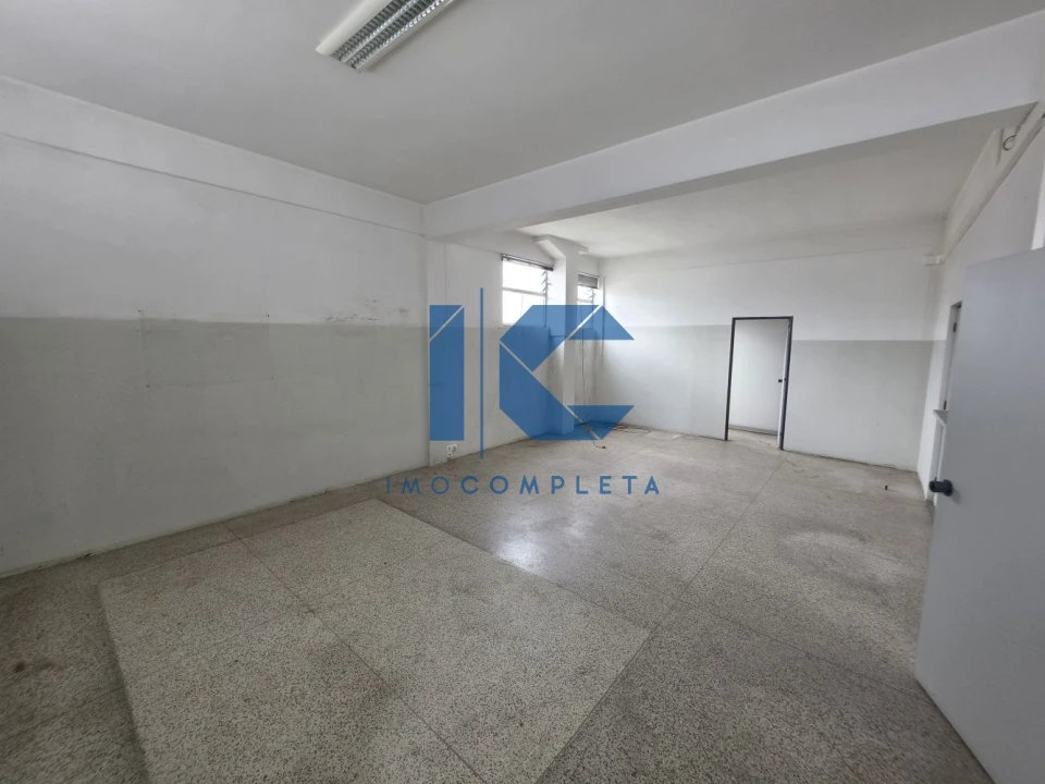 Loja para Arrendamento em Travassô e Óis da Ribeira Foto 8