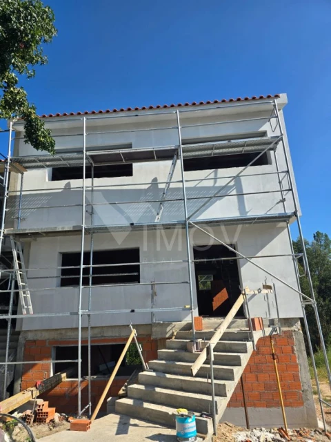 Moradia T3 para Venda em Lufrei