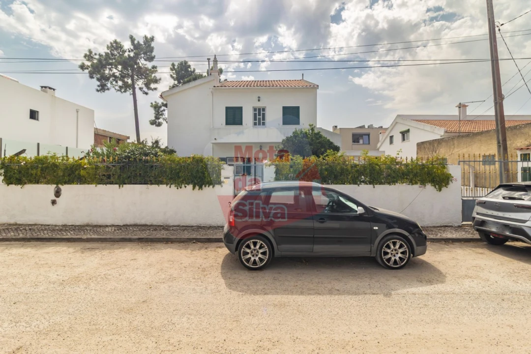 Moradia T2 para Venda em Charneca de Caparica e Sobreda Foto 1