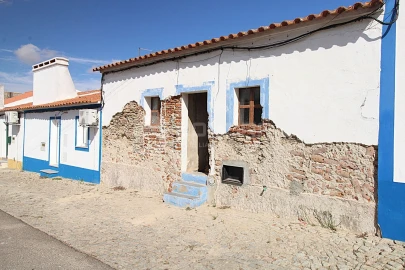 Moradia T3 para Venda em Santiago Maior