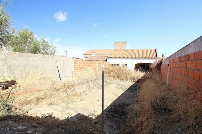 Moradia T3 para Venda em Santiago Maior