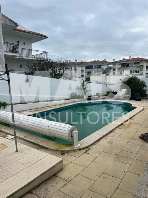 Moradia T6 para Venda em Sesimbra (Santiago)