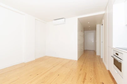 Apartamento T1 para Arrendamento em São Domingos de Benfica