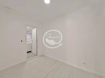 Moradia T2 para Venda em Funchal (São Pedro)