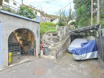 Moradia T2 para Venda em Funchal (São Pedro)