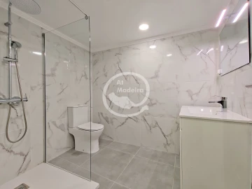Moradia T2 para Venda em Funchal (São Pedro)