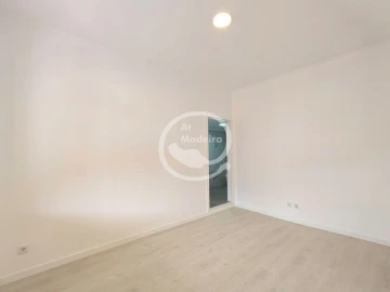 Moradia T2 para Venda em Funchal (São Pedro)