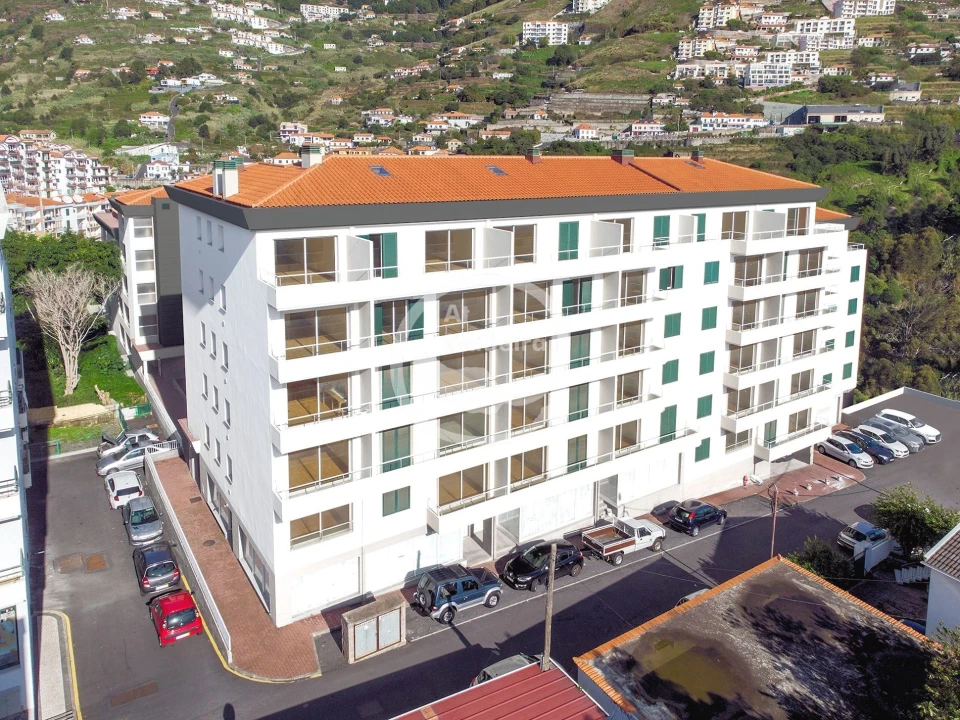 Apartamento T2 para Venda em Caniço Foto 3