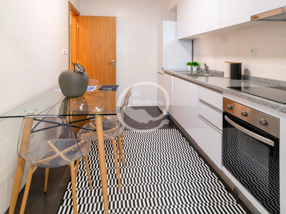 Apartamento T2 para Venda em Caniço Foto 9