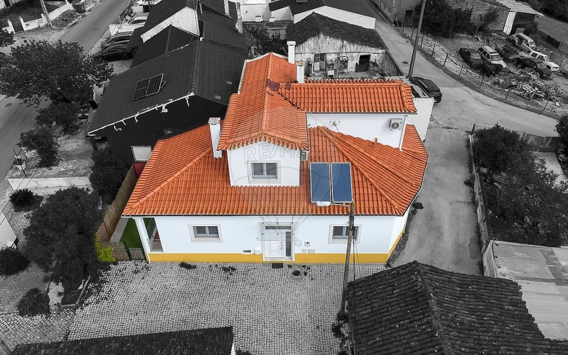 Moradia T3 para Venda em Achete, Azoia de Baixo e Póvoa de Santarém Foto 1