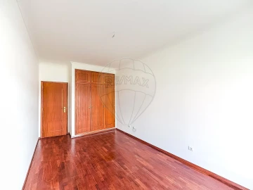 Apartamento T2 para Arrendamento em Marvila, Ribeira Santarém, São Salvador, São Nicolau
