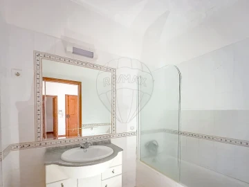 Apartamento T2 para Arrendamento em Marvila, Ribeira Santarém, São Salvador, São Nicolau