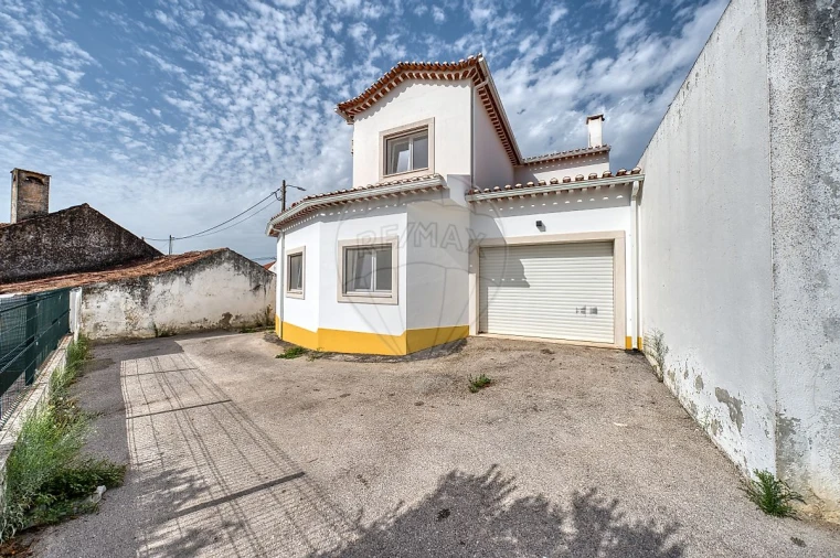 Moradia T3 para Arrendamento em Achete, Azoia de Baixo e Póvoa de Santarém Foto 3