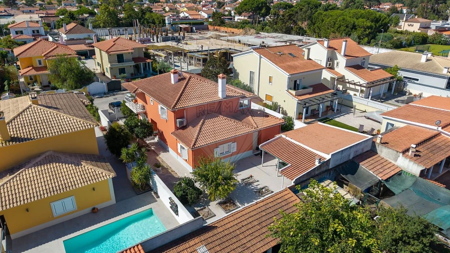 Moradia T4 para Venda em Azeitão (São Lourenço e São Simão) Foto 34