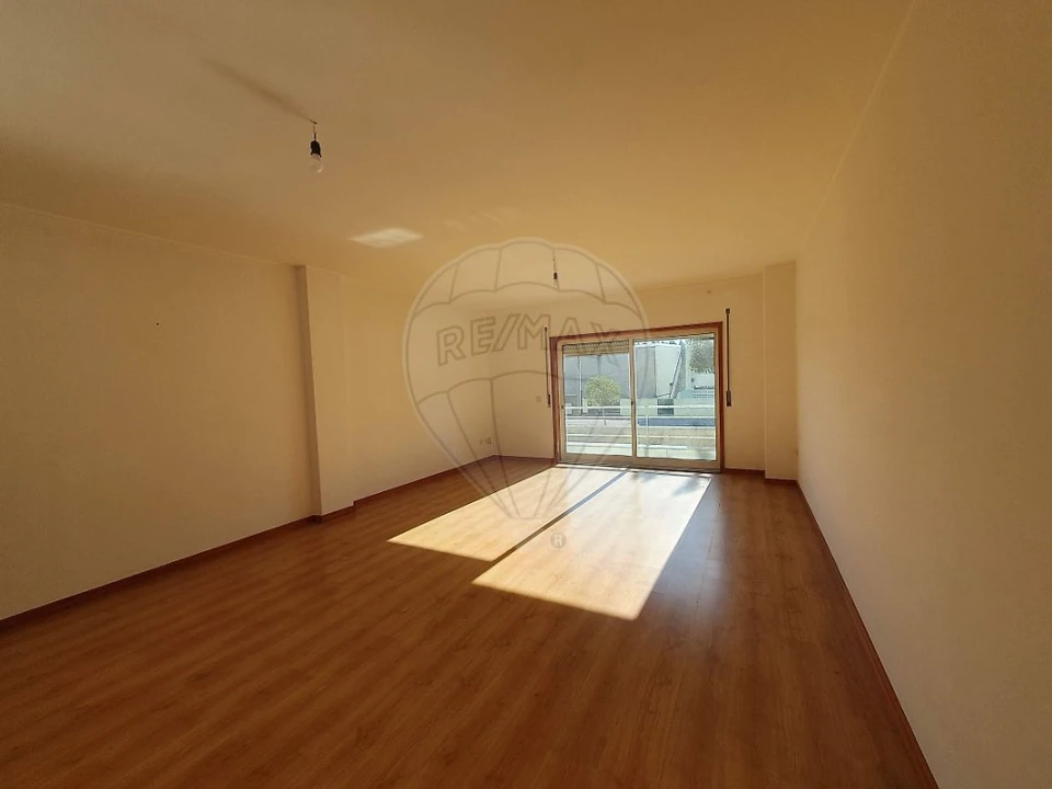 Apartamento T2 para Venda em Canelas Foto 7