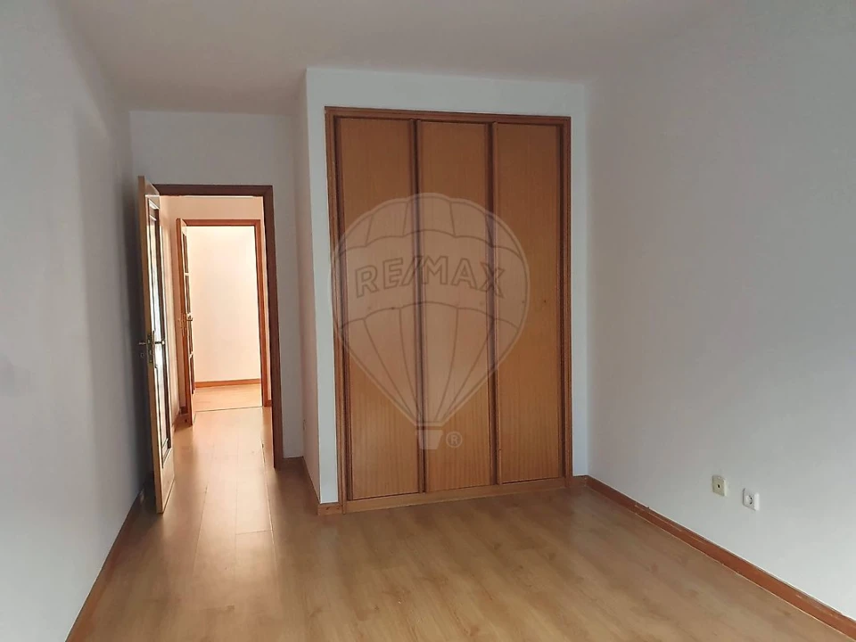 Apartamento T2 para Venda em Canelas Foto 5
