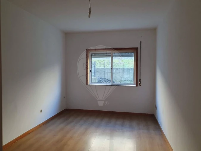 Apartamento T2 para Venda em Canelas Foto 9