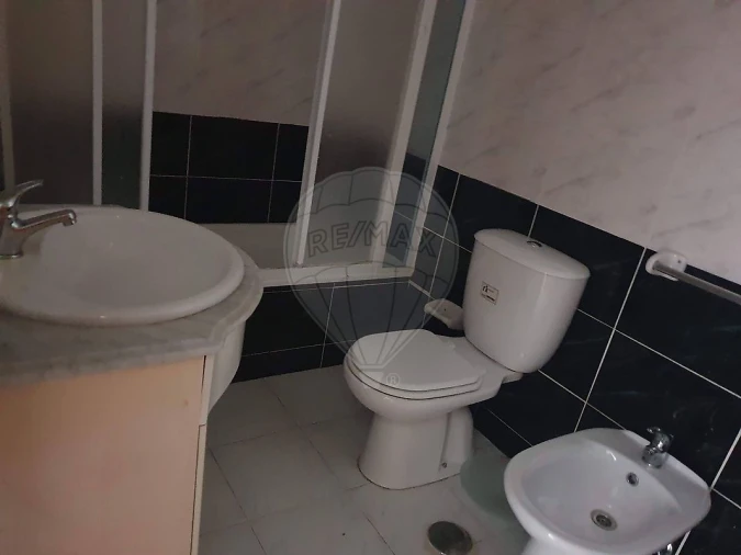 Apartamento T2 para Venda em Canelas Foto 10