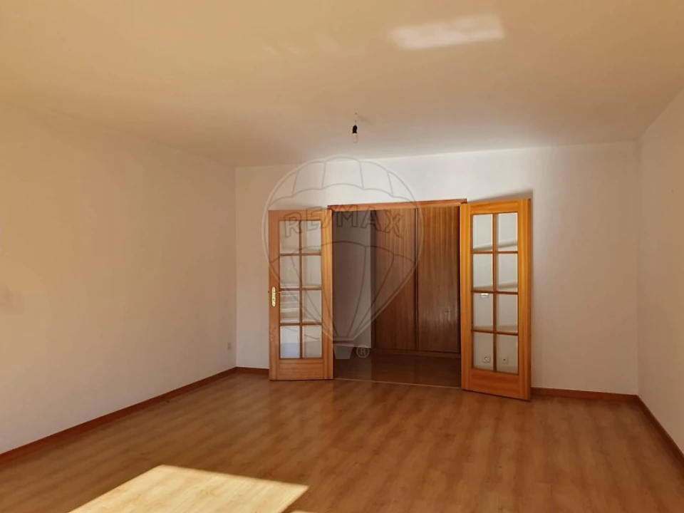 Apartamento T2 para Venda em Canelas Foto 1