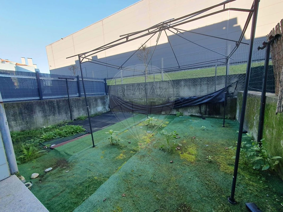 Apartamento T2 para Venda em Canelas Foto 12
