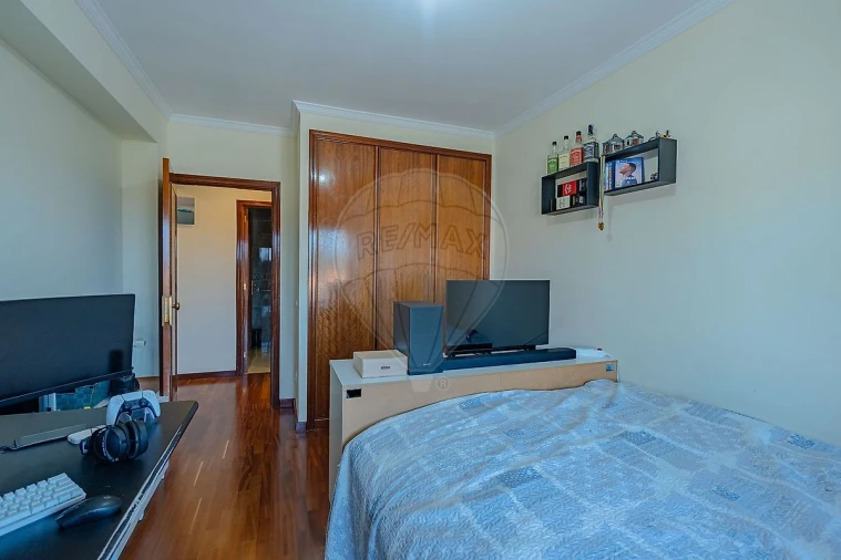 Apartamento T3 para Venda em Gulpilhares e Valadares Foto 16