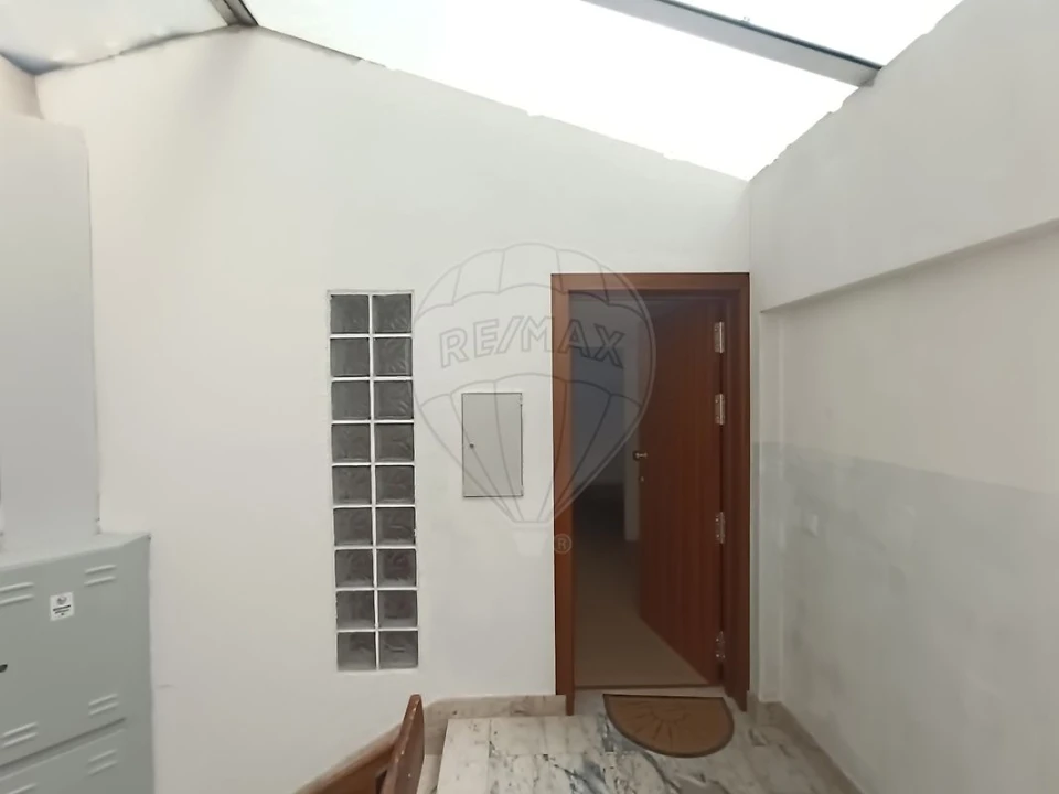 Apartamento T2 para Venda em Fatima Foto 8