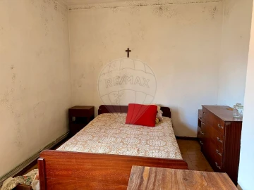 Moradia T2 para Arrendamento em Nossa Senhora da Piedade
