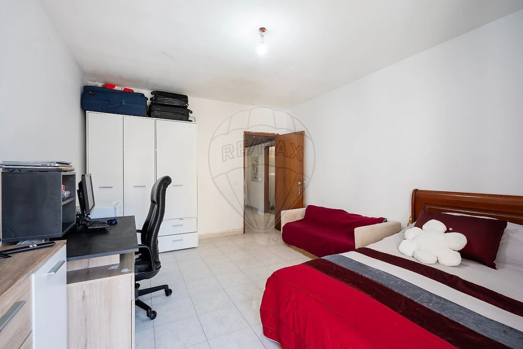 Apartamento T2 para Venda em Algueirão-Mem Martins Foto 4