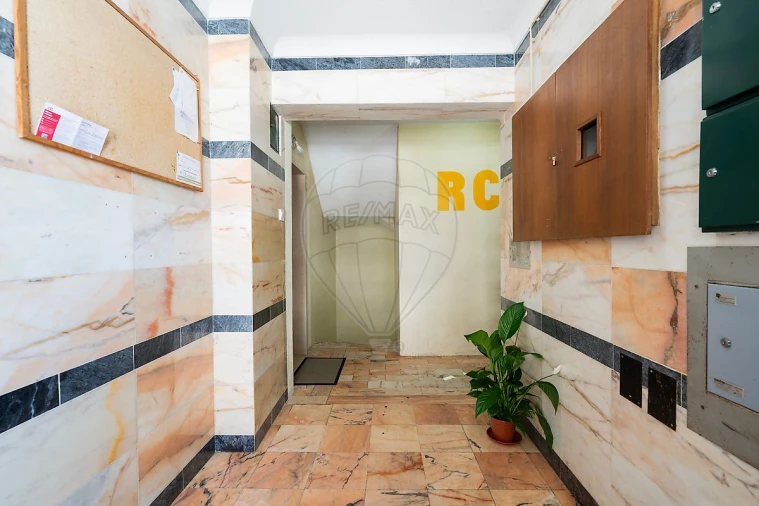 Apartamento T2 para Venda em Algueirão-Mem Martins Foto 10