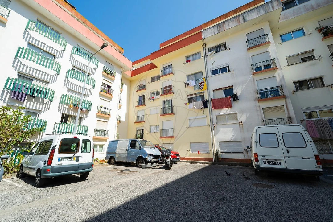 Apartamento T2 para Venda em Algueirão-Mem Martins Foto 12