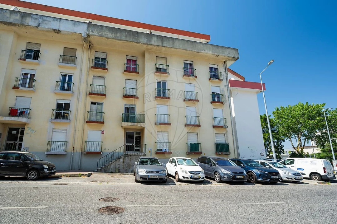 Apartamento T2 para Venda em Algueirão-Mem Martins Foto 11