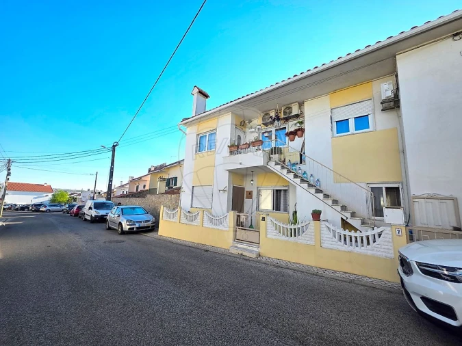 Moradia T2 para Venda em Alenquer (Santo Estêvão e Triana) Foto 3