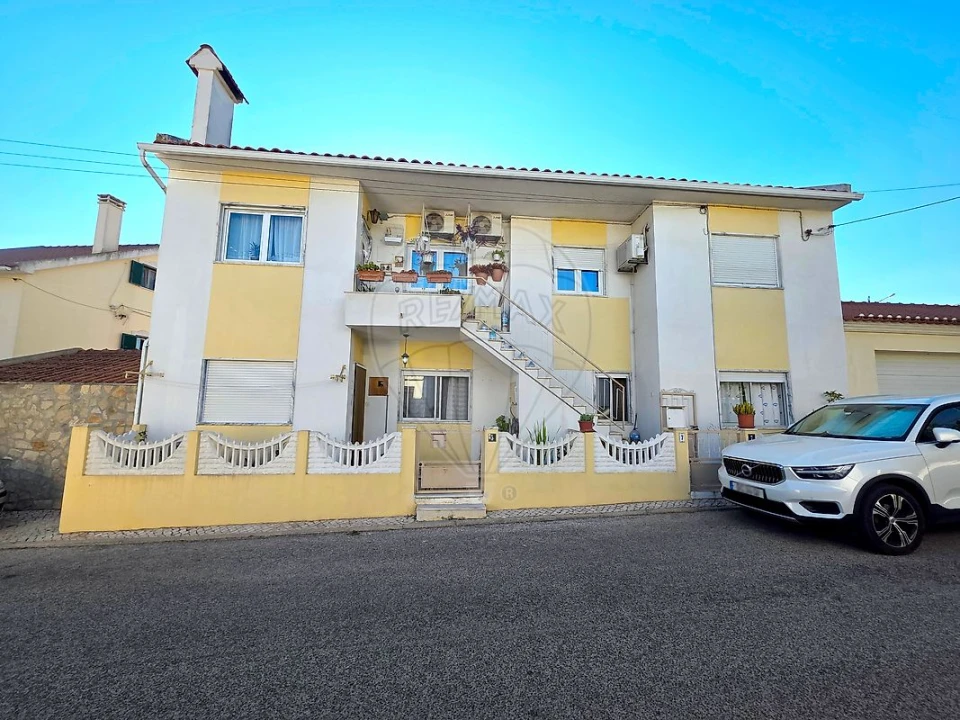 Moradia T2 para Venda em Alenquer (Santo Estêvão e Triana) Foto 4