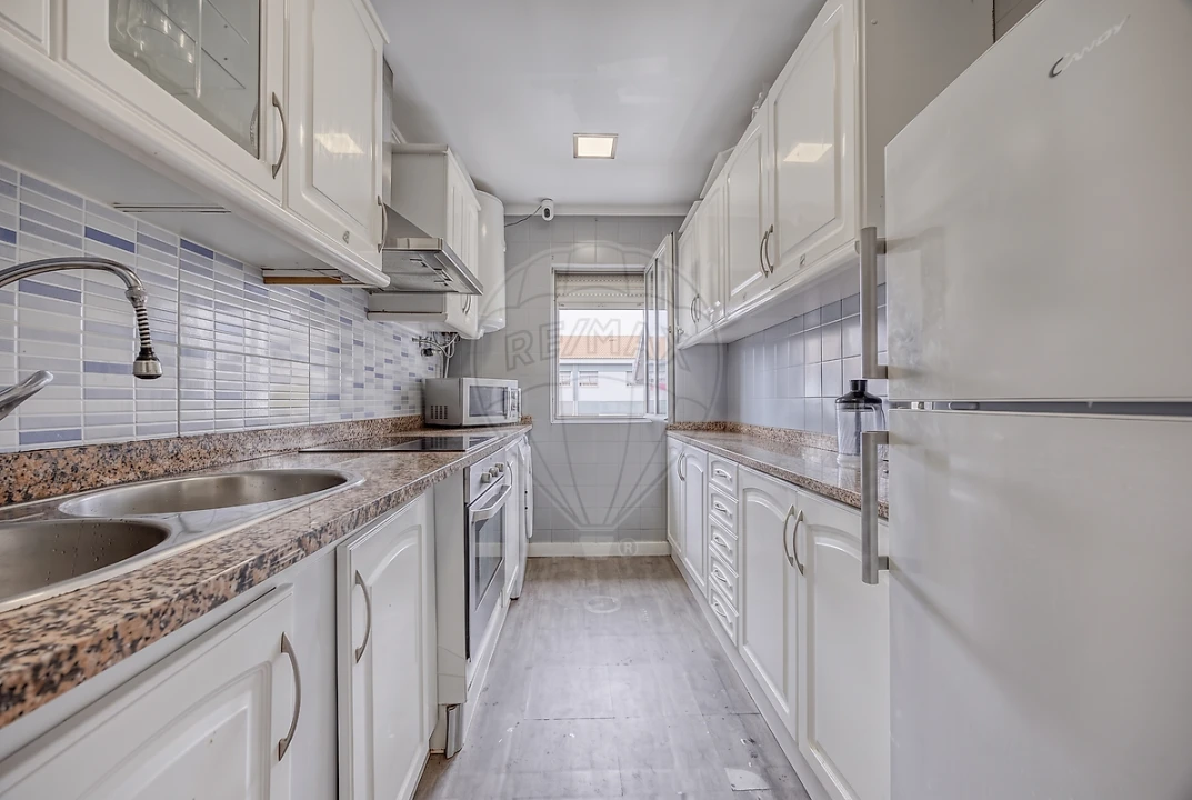 Apartamento T3 para Venda em Mafamude e Vilar do Paraíso Foto 2