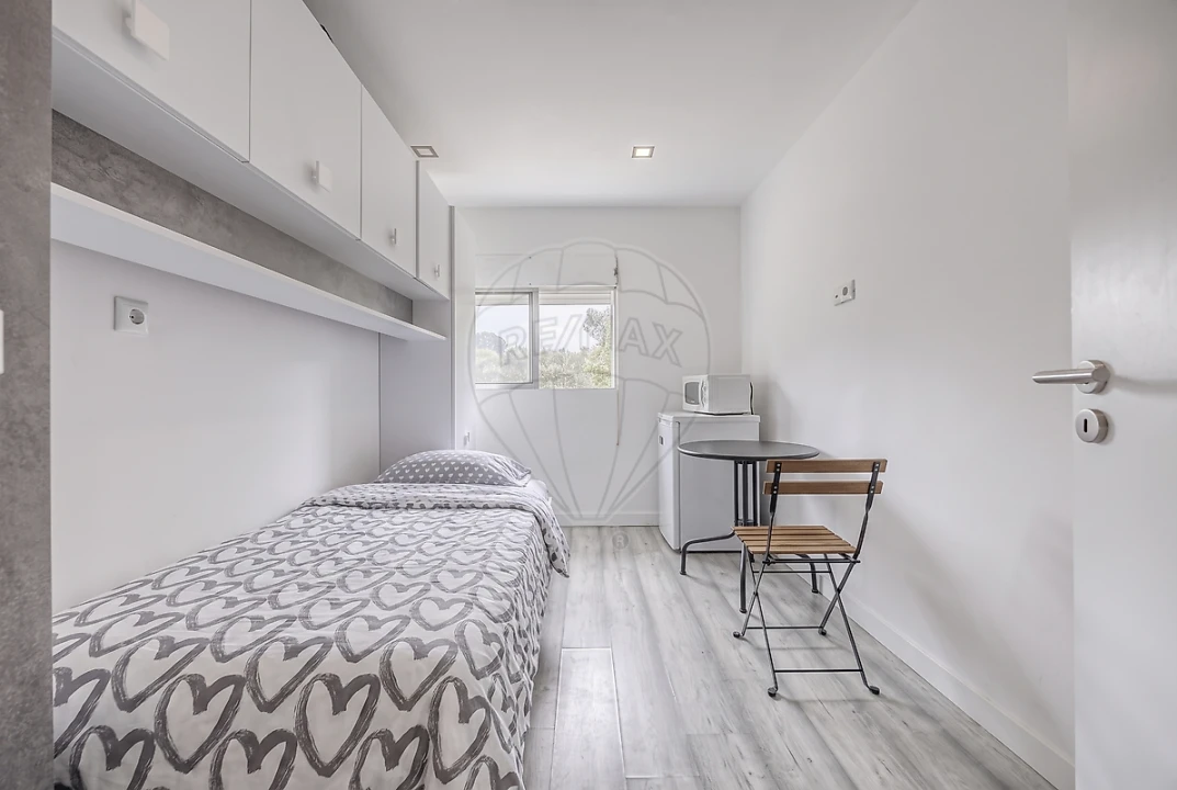 Apartamento T3 para Venda em Mafamude e Vilar do Paraíso Foto 1