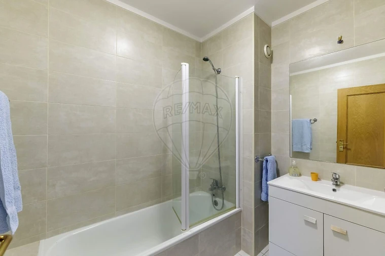 Apartamento T2 para Venda em Cidade da Maia Foto 5