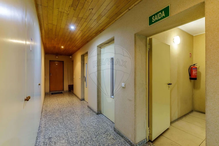 Apartamento T2 para Venda em Cidade da Maia Foto 21