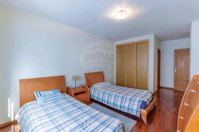 Apartamento T2 para Venda em Cidade da Maia Foto 2