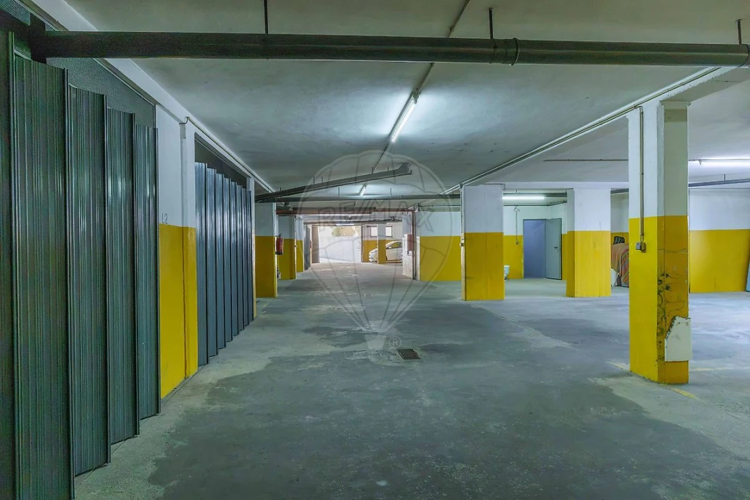 Apartamento T2 para Venda em Cidade da Maia Foto 25
