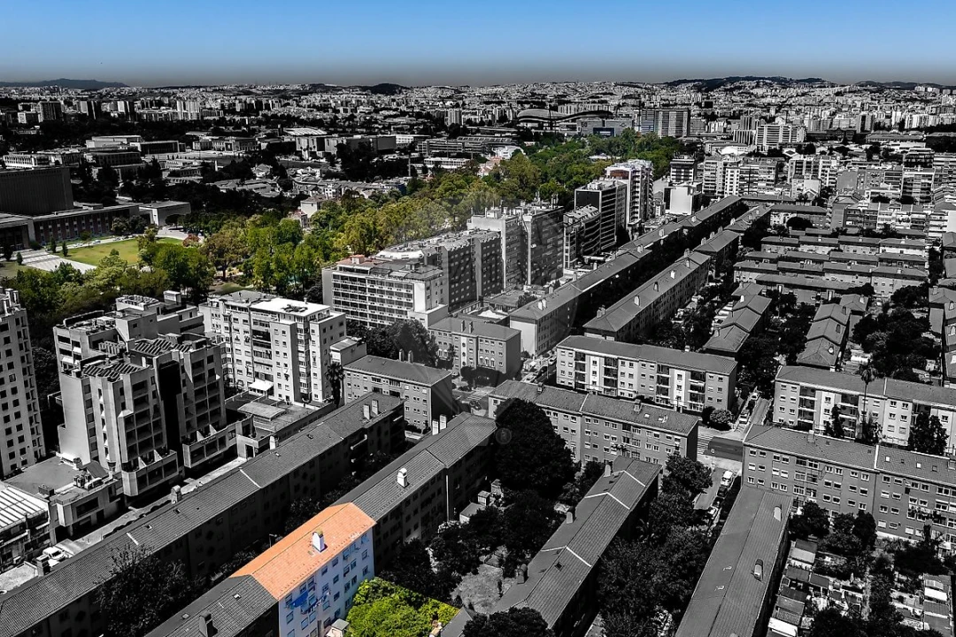 Apartamento T4 para Venda em Alvalade Foto 19