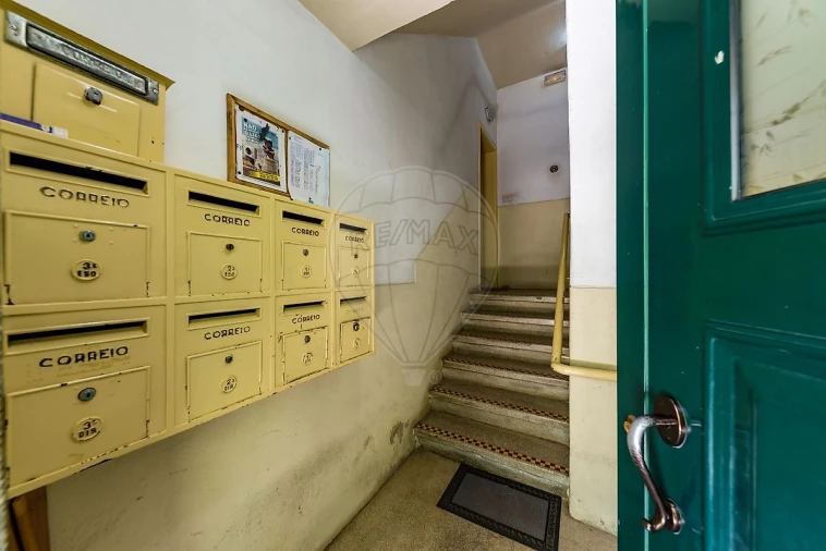 Apartamento T4 para Venda em Alvalade Foto 30