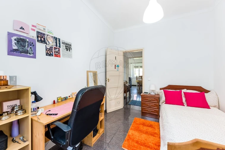 Apartamento T4 para Venda em Alvalade Foto 8