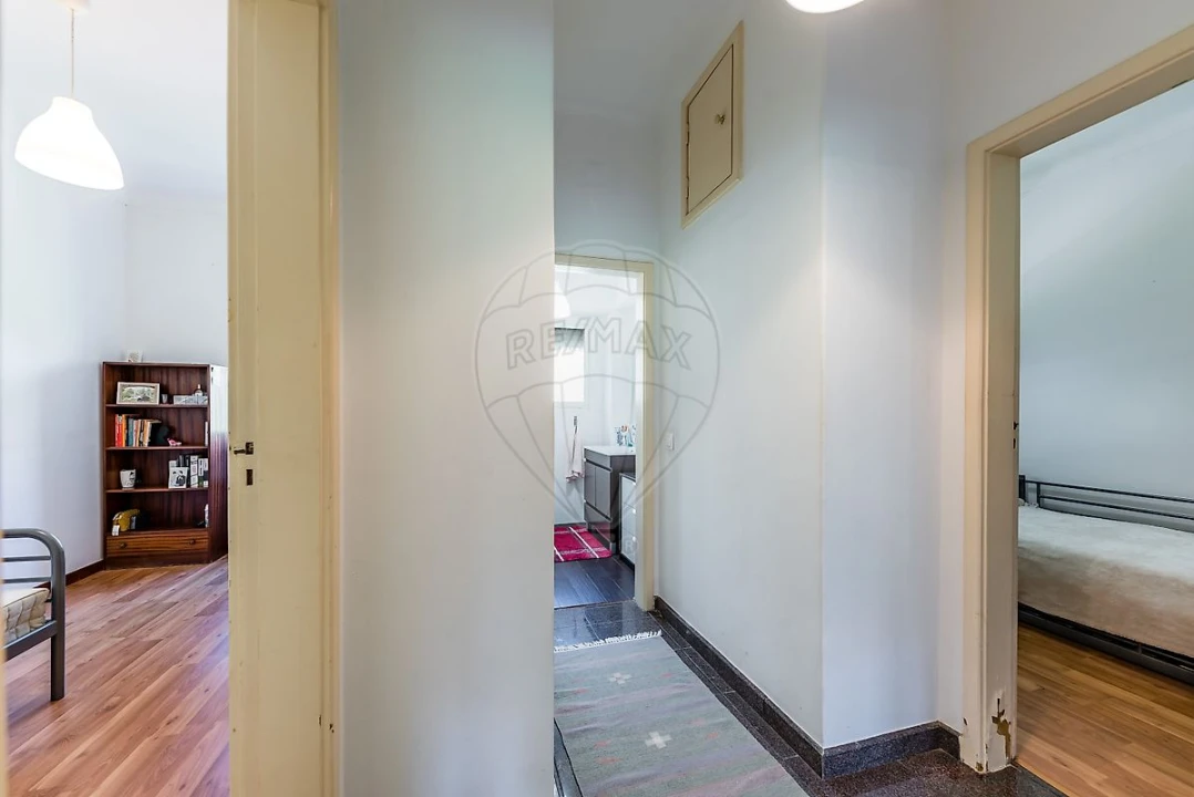 Apartamento T4 para Venda em Alvalade Foto 9
