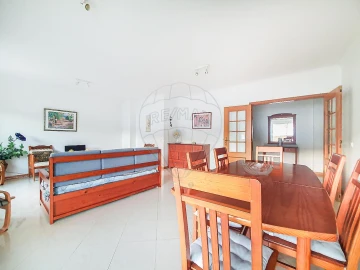 Apartamento T2 para Arrendamento em Albufeira e Olhos de Água