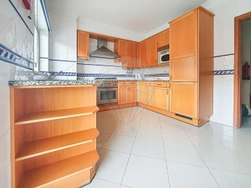 Apartamento T2 para Arrendamento em Albufeira e Olhos de Água